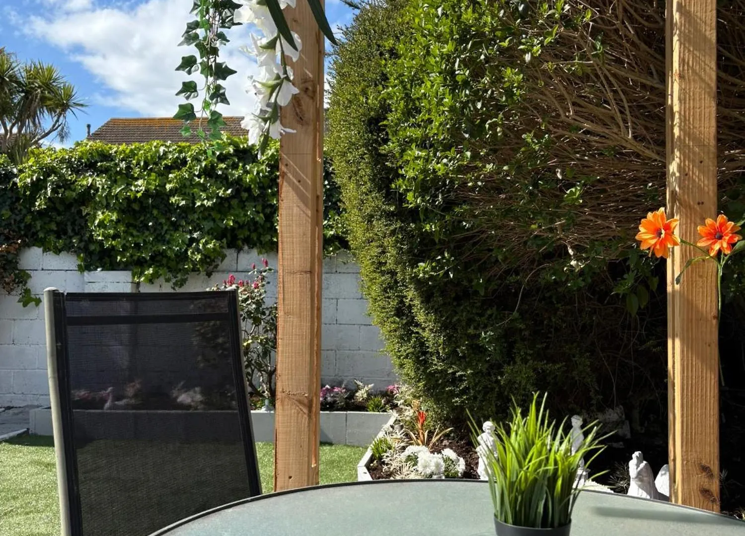 Superb Triple Room Near Airport - 4 Dublin 0*,
