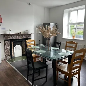 Sarsfield Guest house