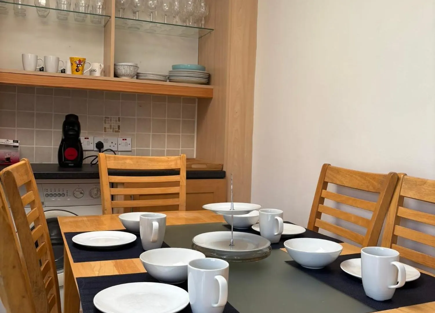 Superb Triple Room Near Airport - 4 Dublin Guest house