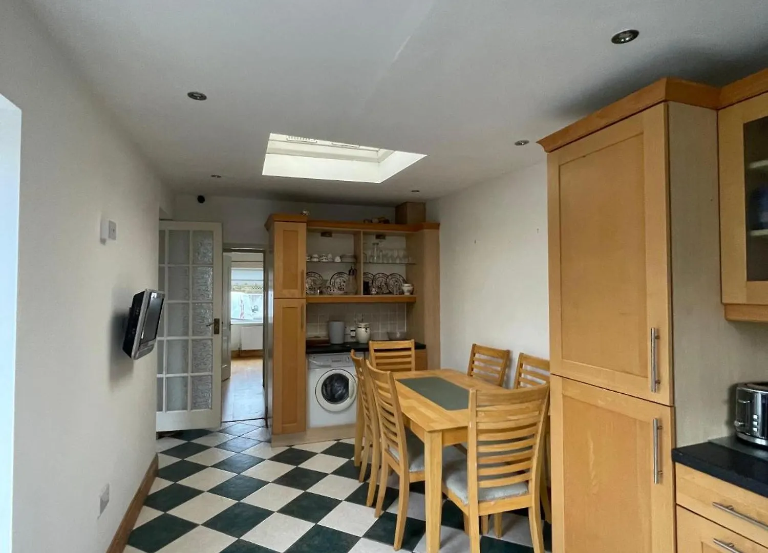 Superb Triple Room Near Airport - 4 Dublin Ireland