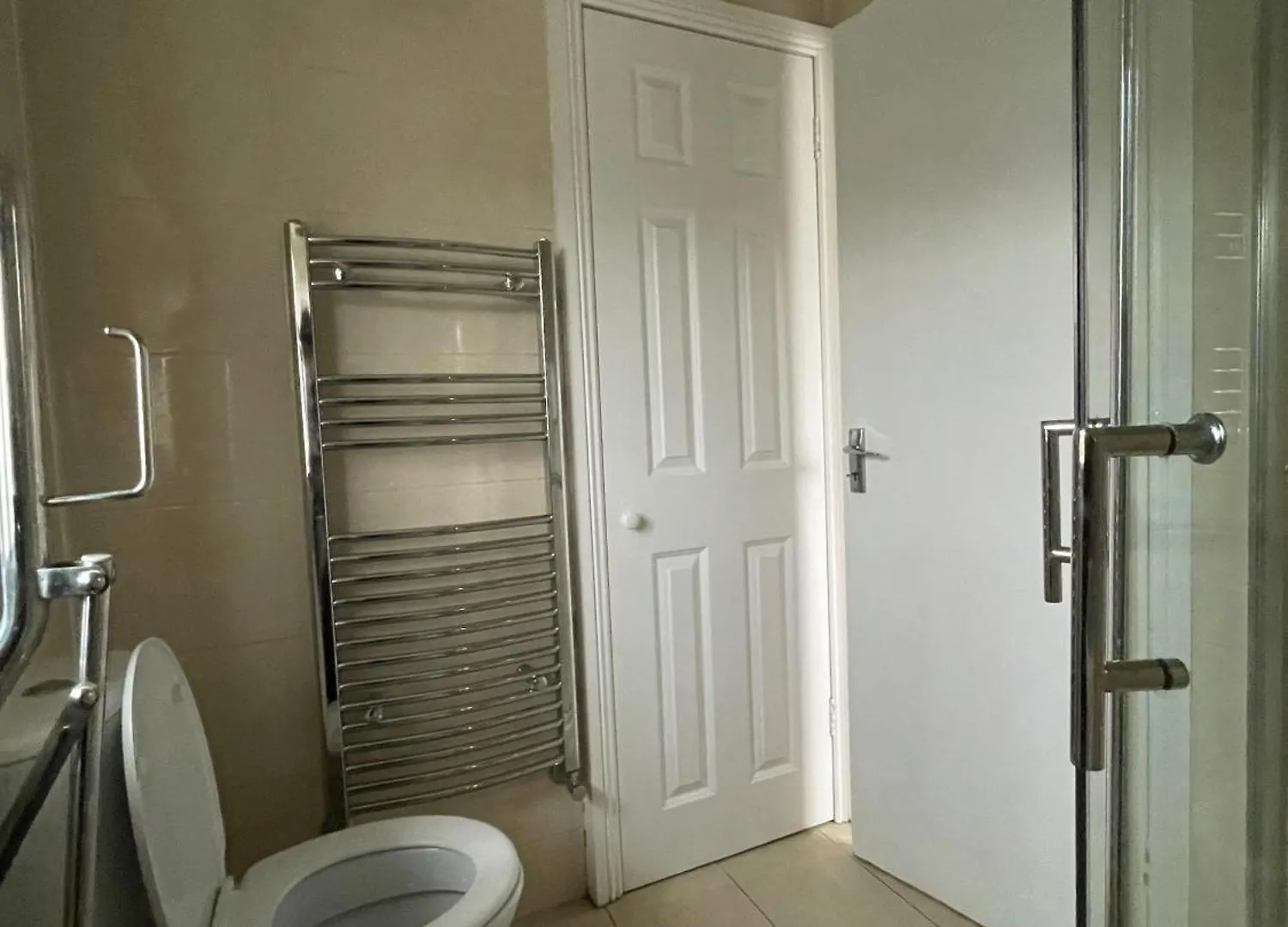 Superb Triple Room Near Airport - 4 Dublin 0*,  Ireland