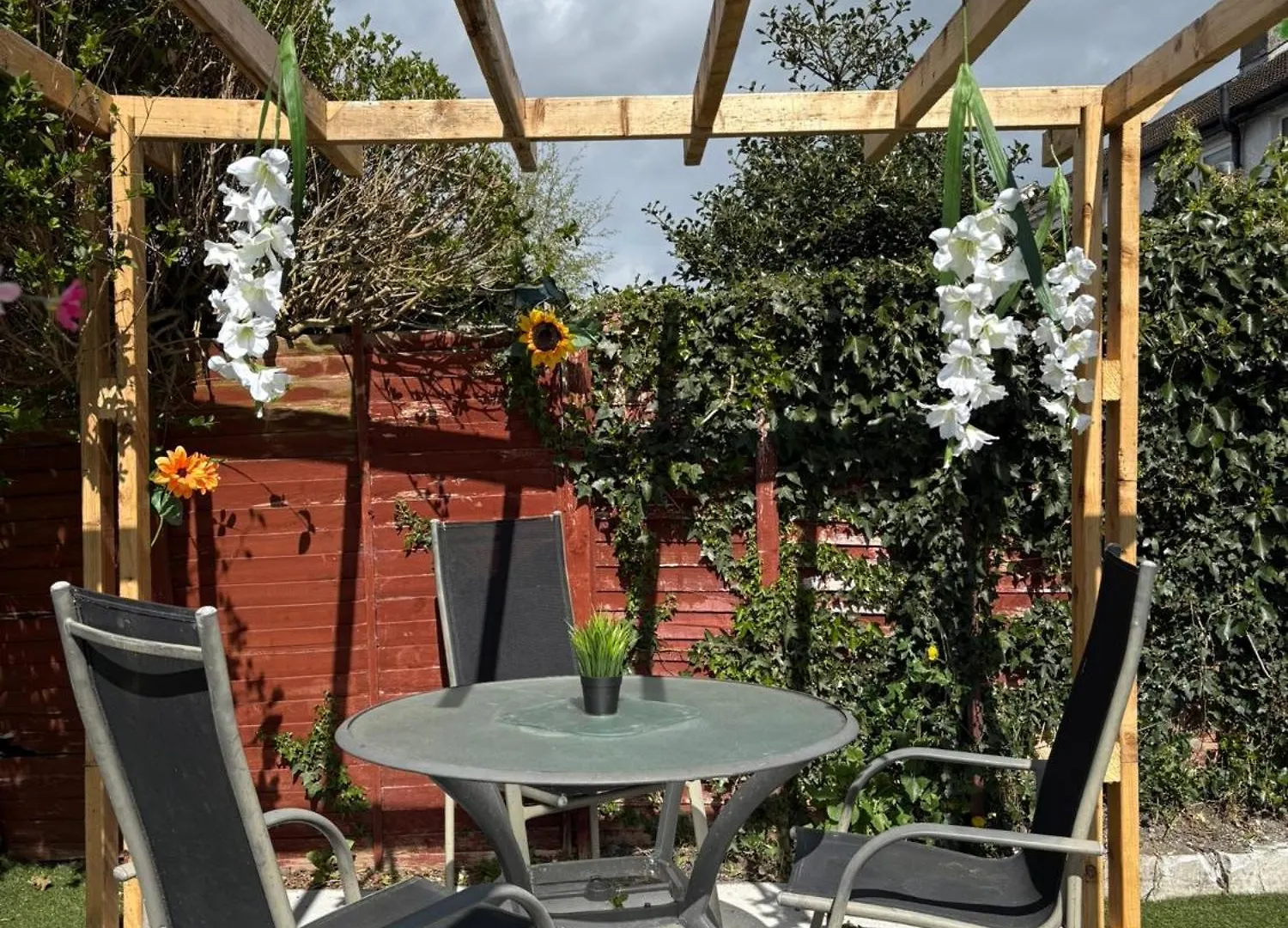 Superb Triple Room Near Airport - 4 Dublin 0*,