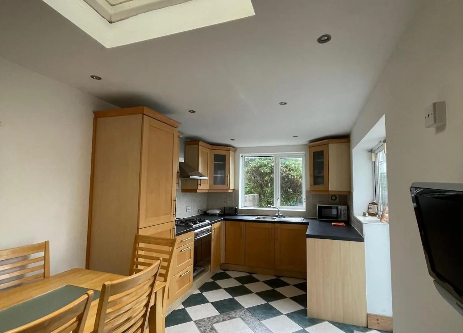 Superb Triple Room Near Airport - 4 Dublin Guest house