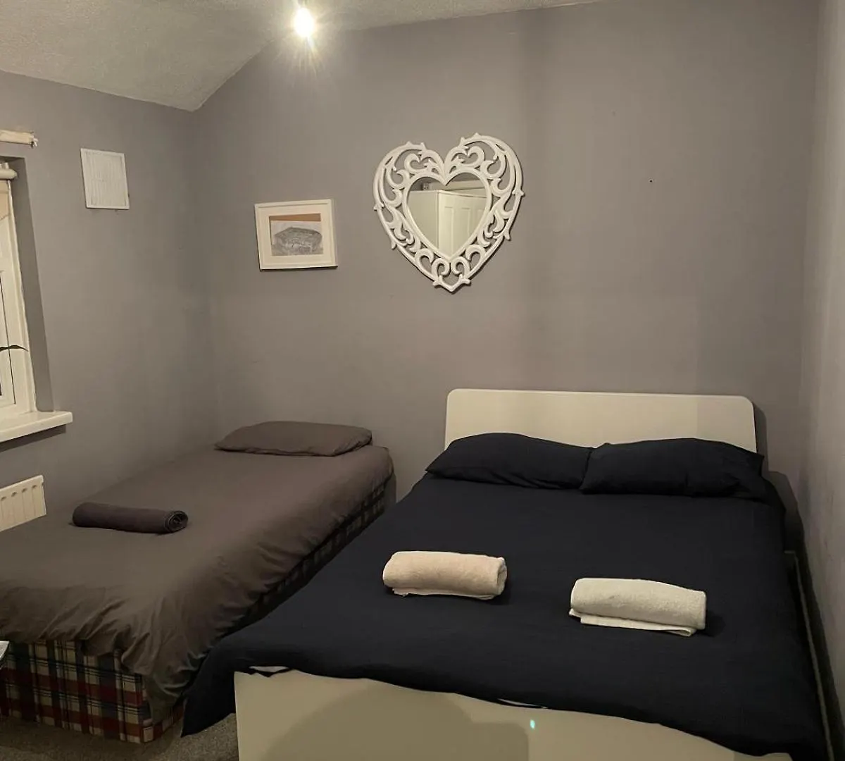 Guest house Superb Triple Room Near Airport - 4 Dublin Ireland